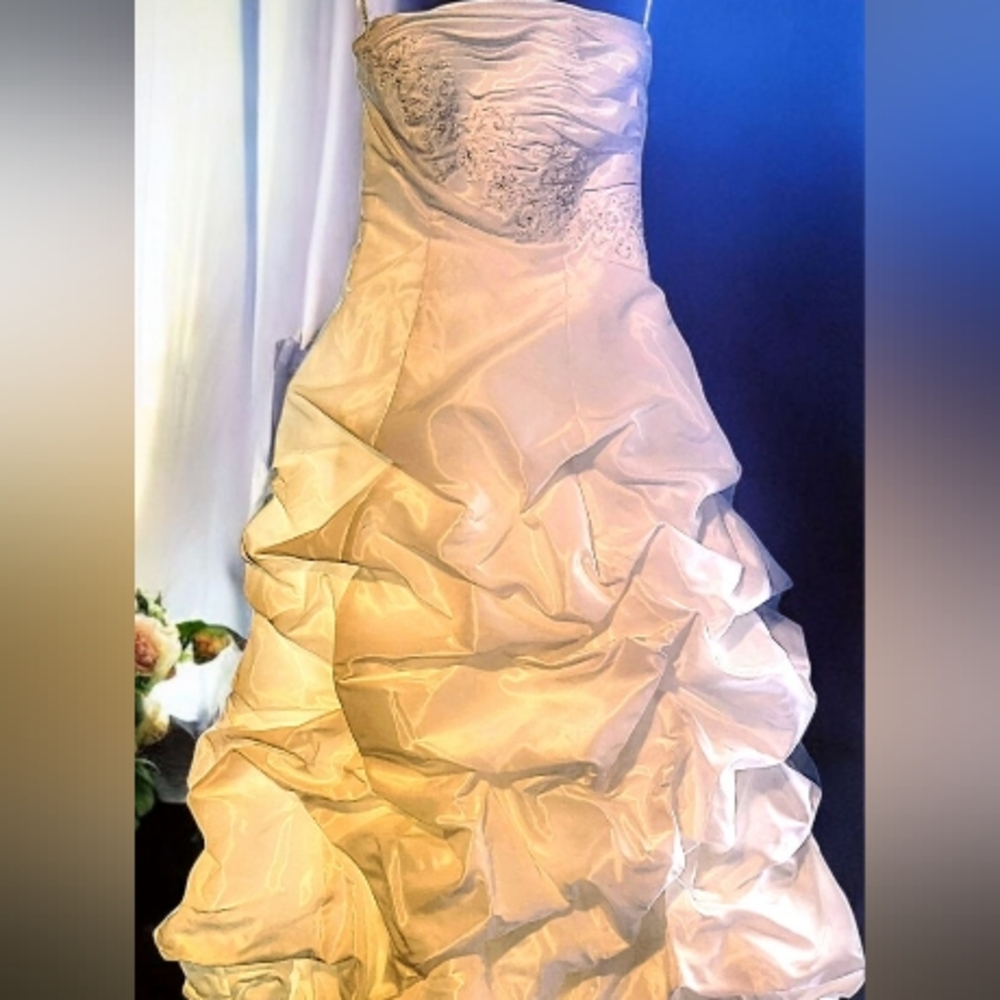 Strapless Tiered Ivory Wedding Dress By David's Bridal Size 4